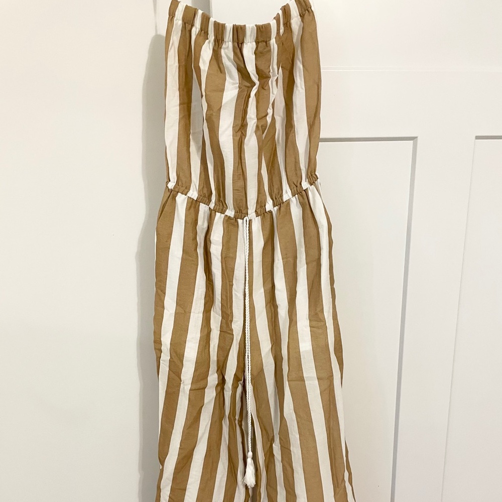 Taupe and White Strapless Romper Size: MEDIUM NWT
